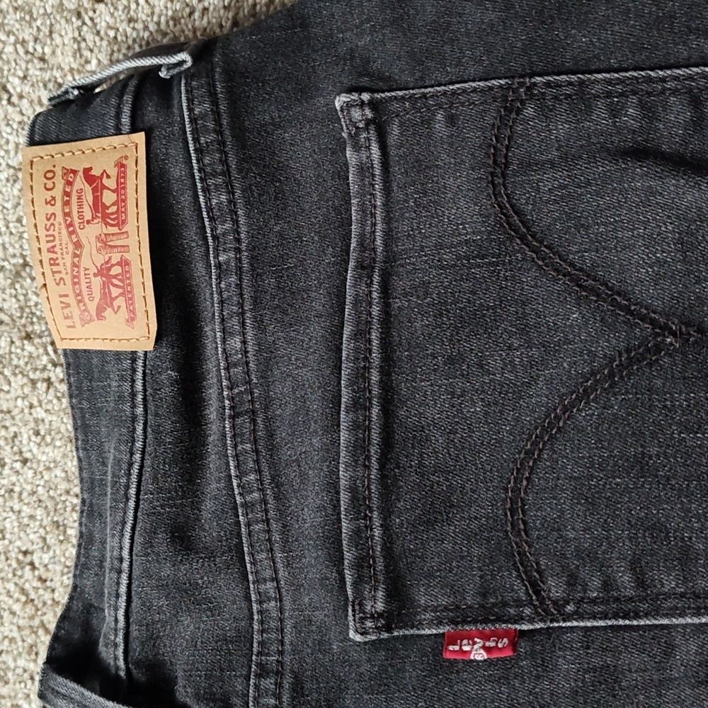 Levi's Classic Mid-rise Skinny Black Jeans  Size 14 - Picture 4 of 4